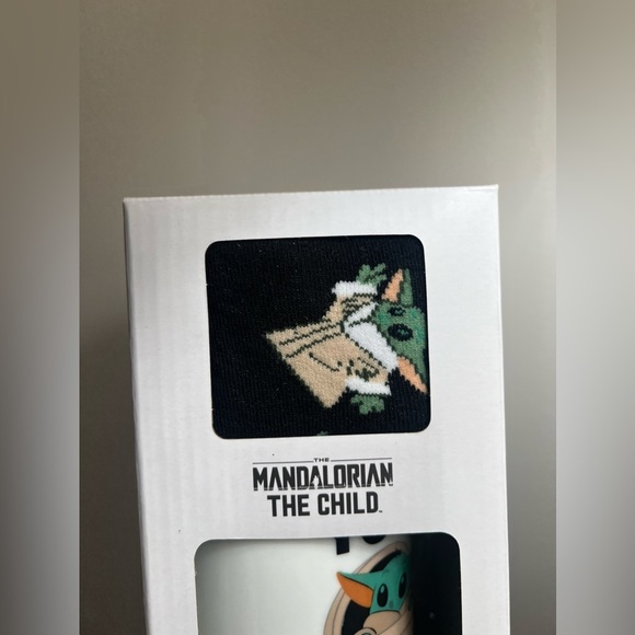 The Mandalorian the child green mug and socks set cute new Star Wars cup socks - Picture 2 of 6